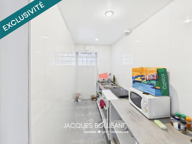 Maison - 230 m² - 9 pièces