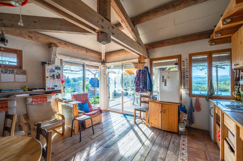 Maison - 223 m² - 9 pièces