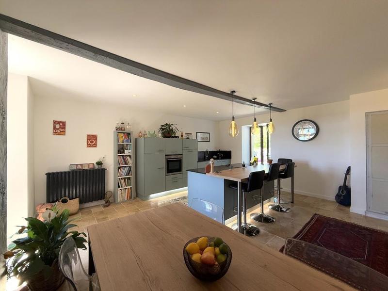 Maison - 161 m² - 6 pièces