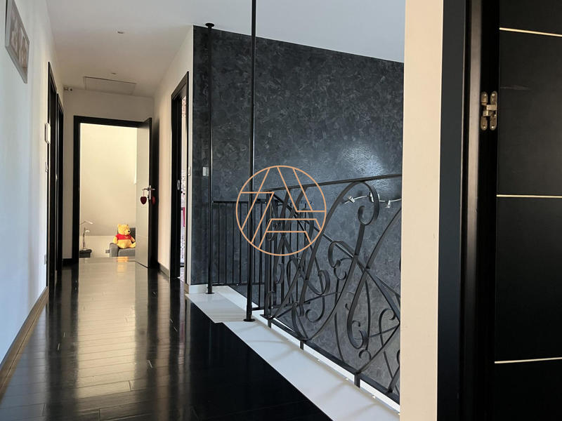 Maison - 147 m² - 7 pièces