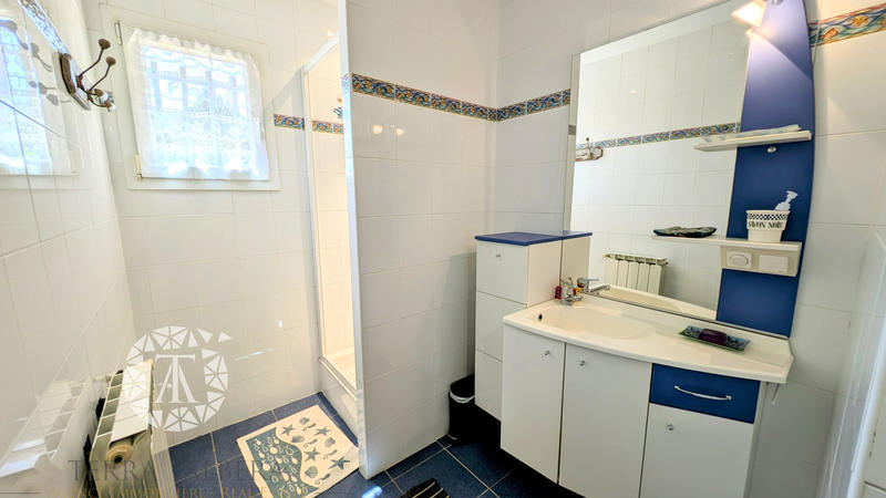 Villa - 220 m² - 7 pièces