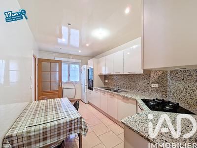 Maison - 250 m² - 7 pièces