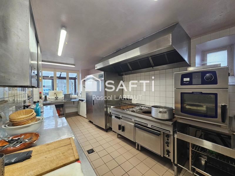 Maison - 280 m² - 9 pièces