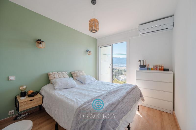 Appartement - 65 m² - 4 pièces