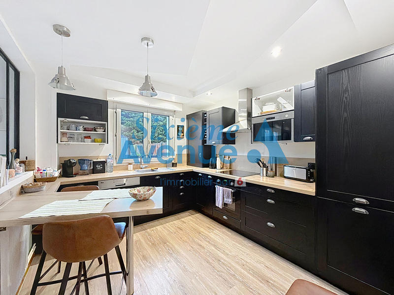 Maison - 90 m² - 4 pièces