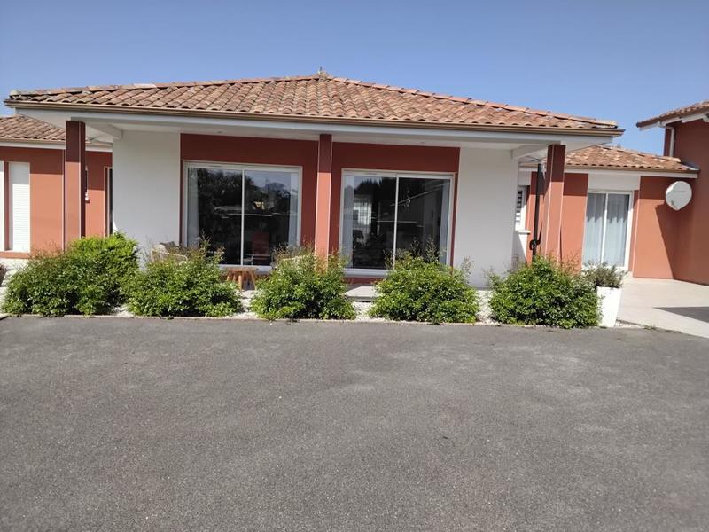 Villa - 233 m² - 9 pièces