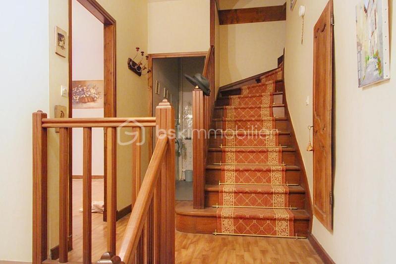 Demeure - 130 m² - 8 pièces