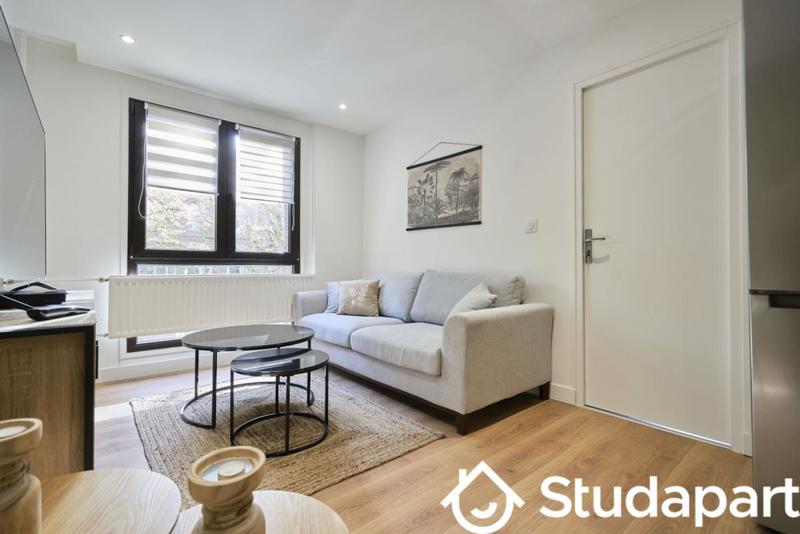 Chambre - 13 m² - 1 pièce