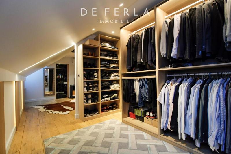 Demeure - 403 m² - 9 pièces