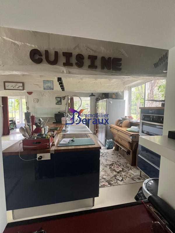 Maison - 327 m² - 10 pièces