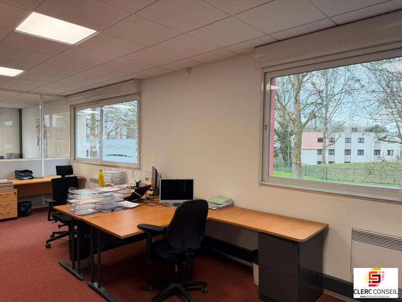 Local d'activités - 835 m²