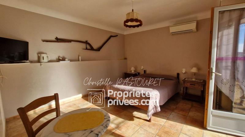 Propriété - 900 m² - 28 pièces