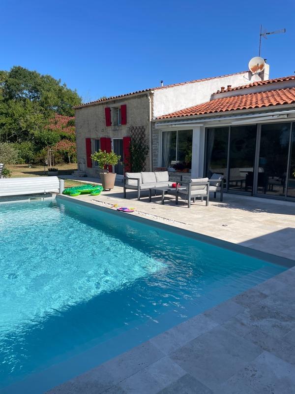 Maison - 236 m² - 8 pièces