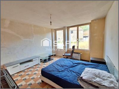 Maison - 96 m² - 6 pièces