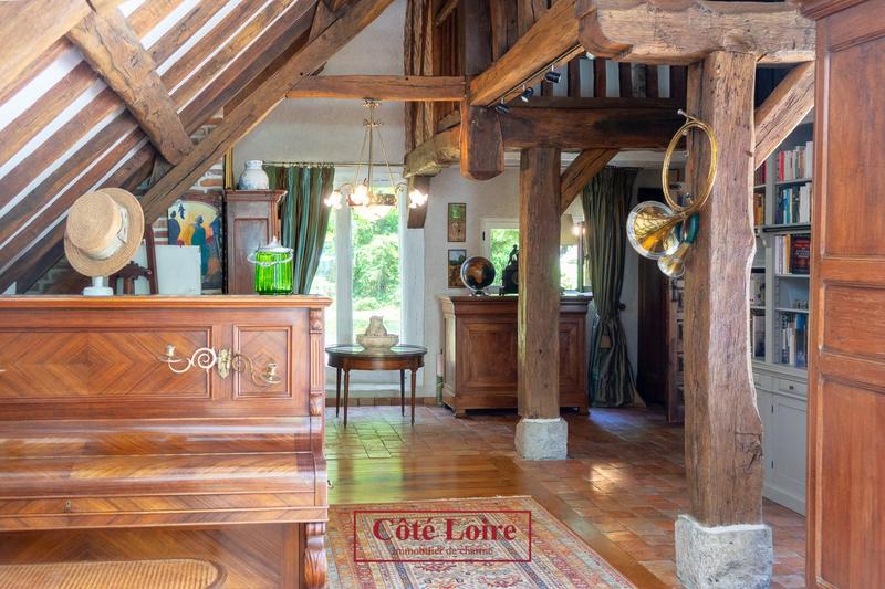 Maison - 251 m² - 8 pièces