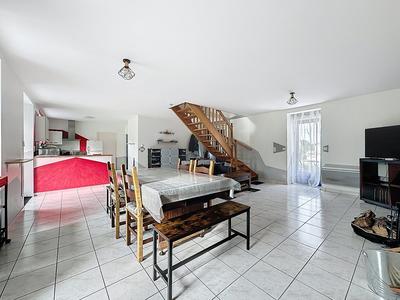 Maison - 149 m² - 8 pièces