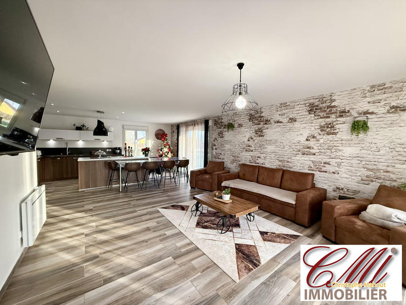 Maison - 97 m² - 5 pièces