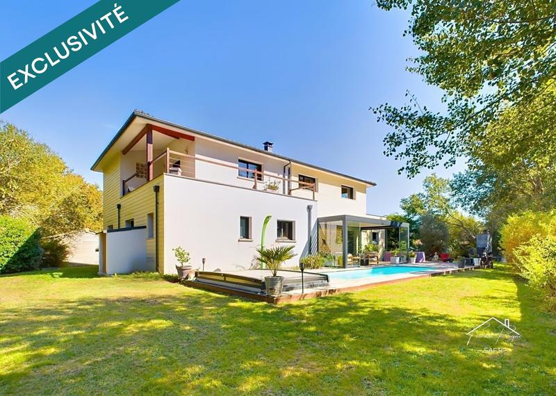 Maison - 224 m² - 8 pièces