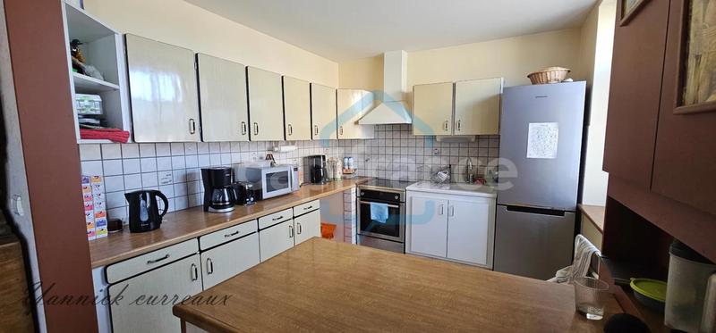 Maison - 244 m² - 9 pièces