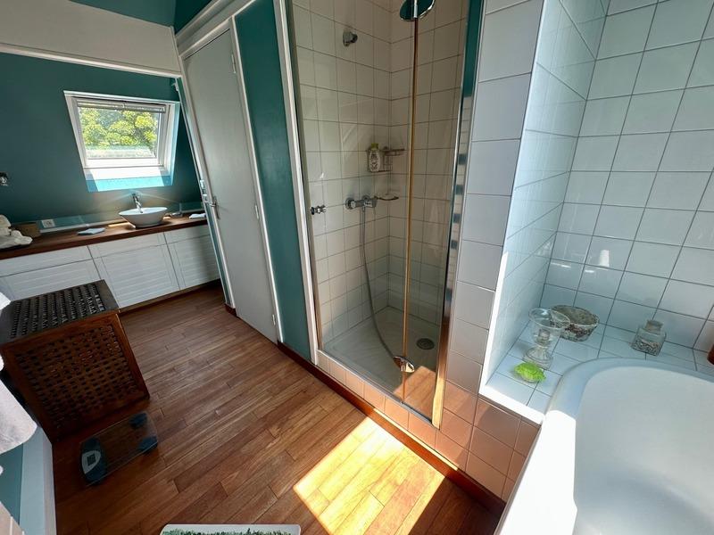 Maison - 330 m² - 11 pièces