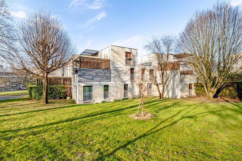 Appartement - 104 m² - 6 pièces