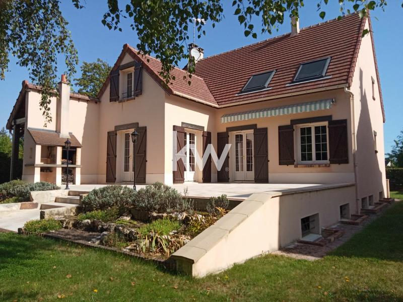 Maison - 162 m² - 8 pièces