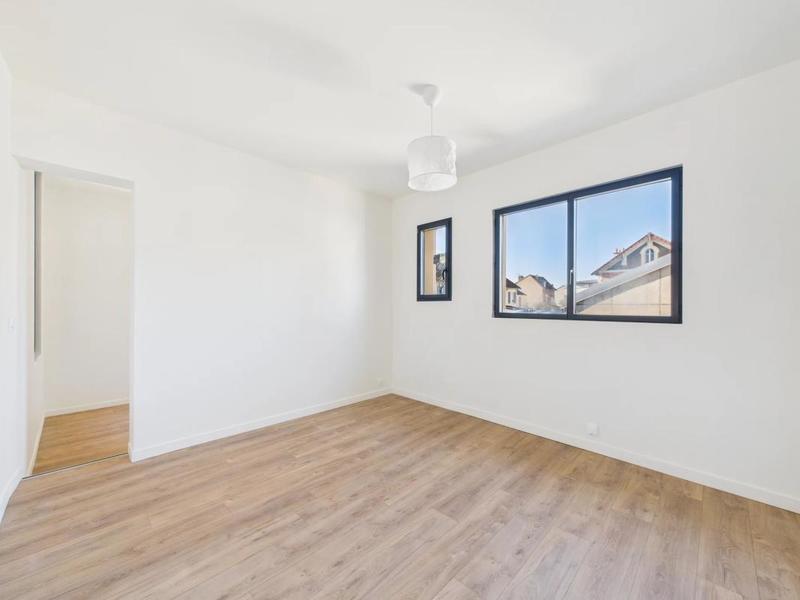 Maison - 122 m² - 5 pièces