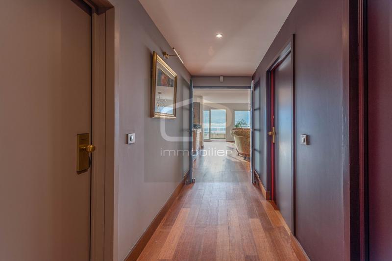 Appartement - 213 m² - 8 pièces