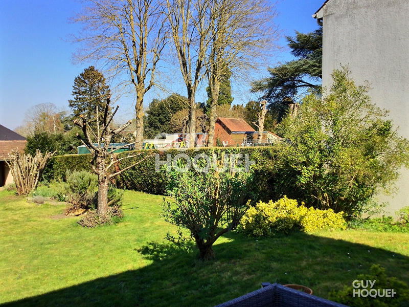 Maison - 220 m² - 9 pièces