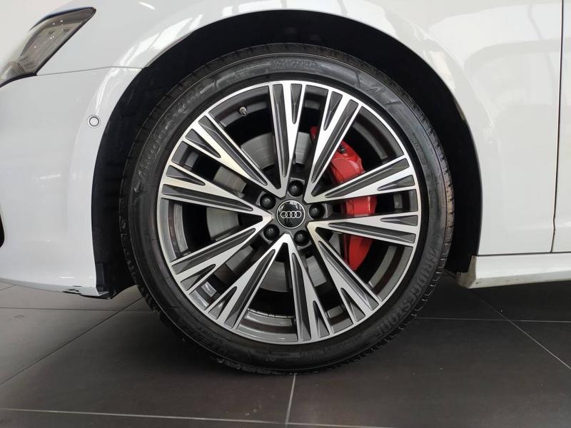 Audi A6 Avant 55 TFSIe 367 ch s tronic 7 Quattro Competition