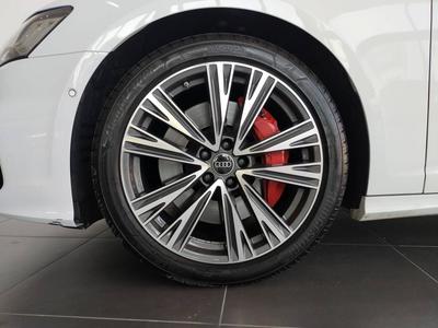 Audi A6 Avant 55 TFSIe 367 ch s tronic 7 Quattro Competition