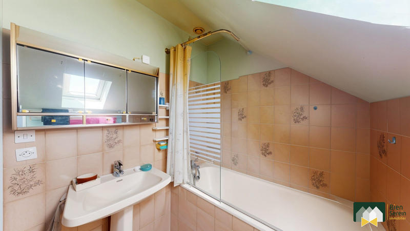 Maison - 92 m² - 5 pièces