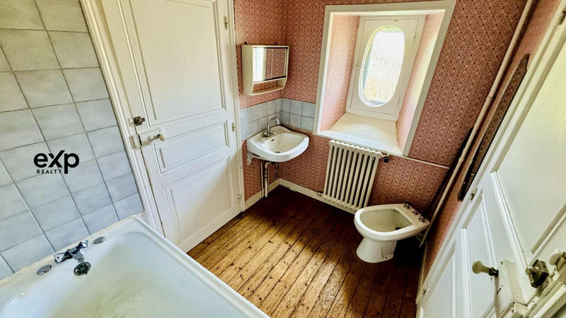 Maison traditionnelle - 143 m² - 7 pièces