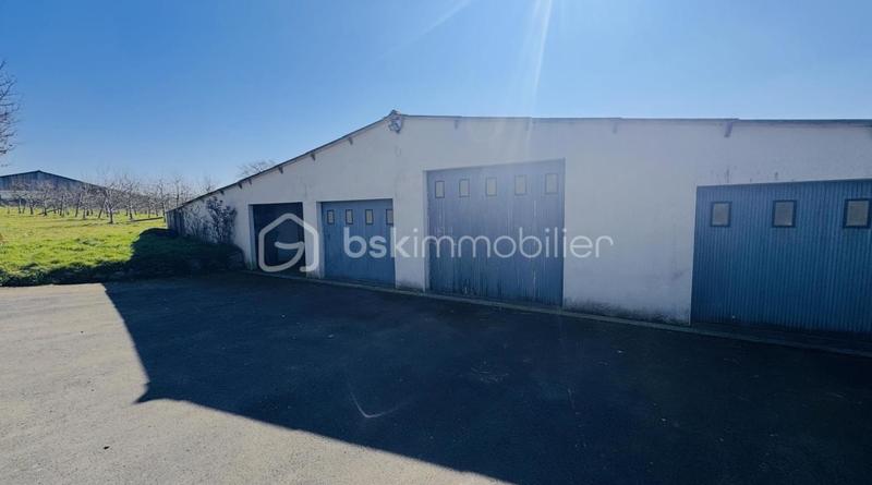 Maison - 247 m² - 10 pièces