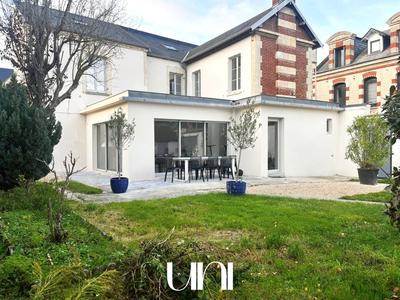 Maison - 152 m² - 8 pièces
