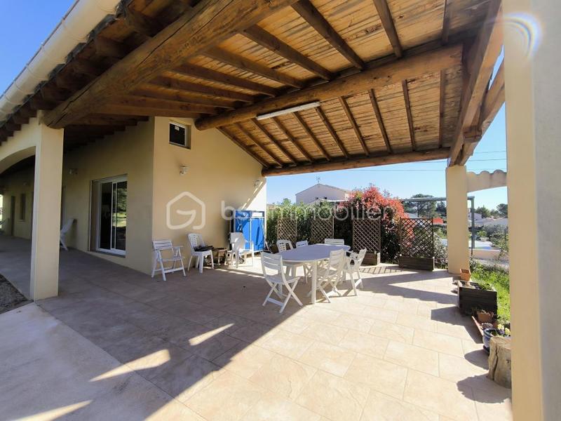 Propriété - 203 m² - 8 pièces