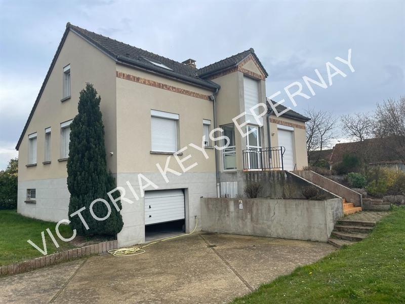 Maison - 169 m² - 6 pièces