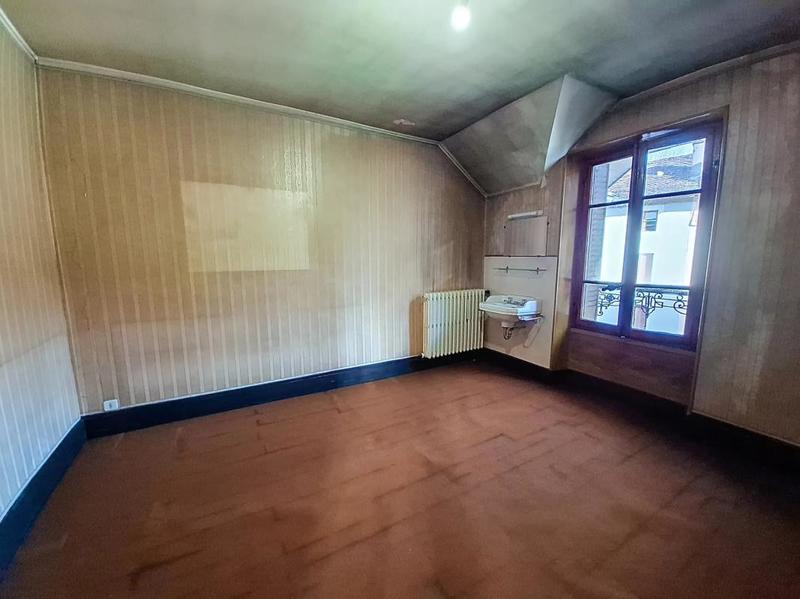 Maison - 177 m² - 7 pièces