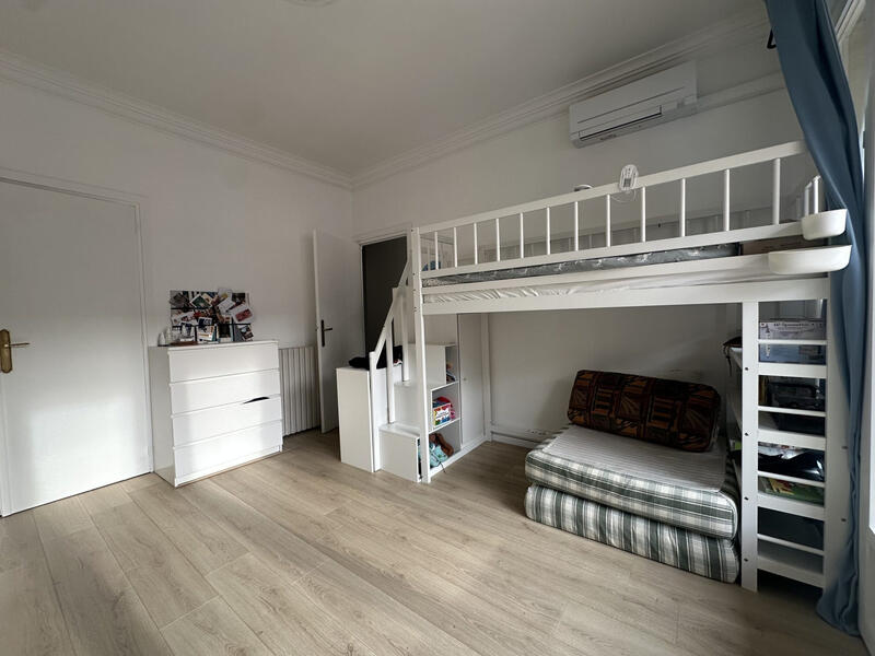 Appartement - 159 m² - 6 pièces