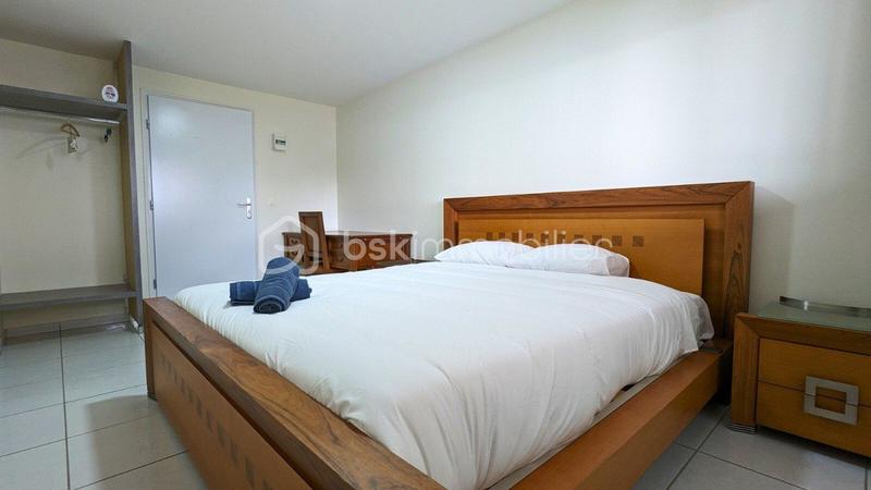 Immeuble - 1 900 m² - 30 pièces