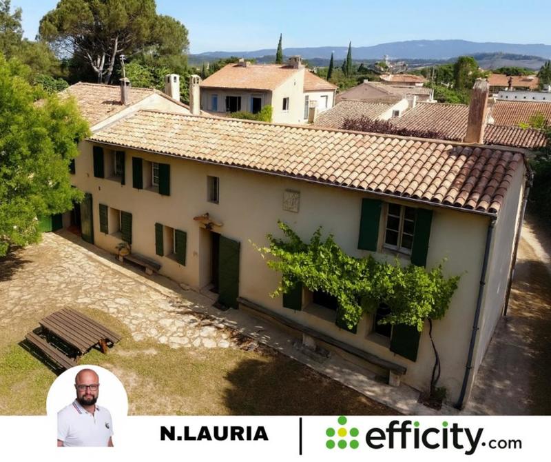 Maison - 185 m² - 9 pièces