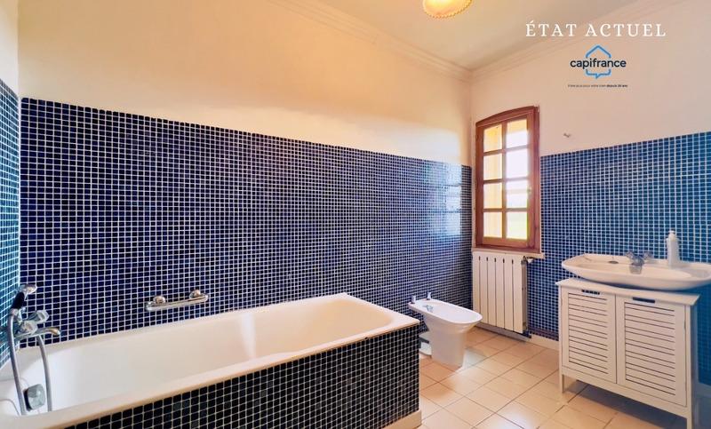 Maison - 250 m² - 6 pièces