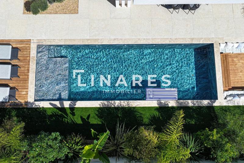 Maison - 230 m² - 5 pièces