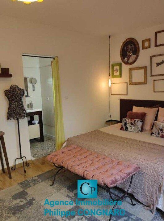 Maison - 270 m² - 8 pièces