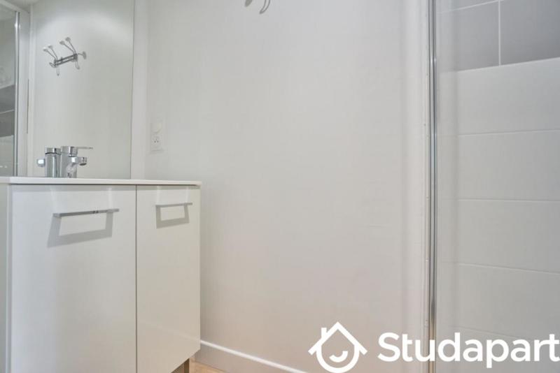 Chambre - 13 m² - 1 pièce