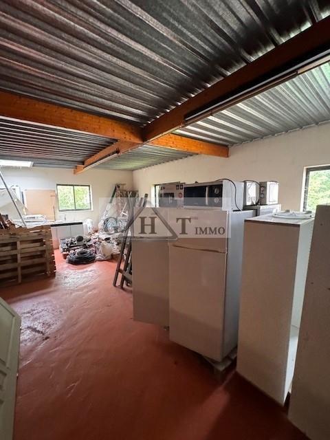 Entrepôt - 1 200 m²