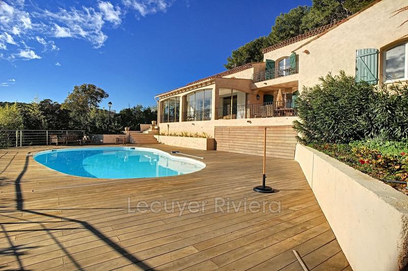 Maison - 288 m² - 6 pièces