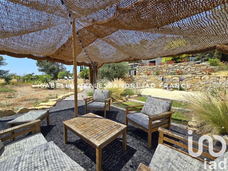 Maison - 340 m² - 10 pièces