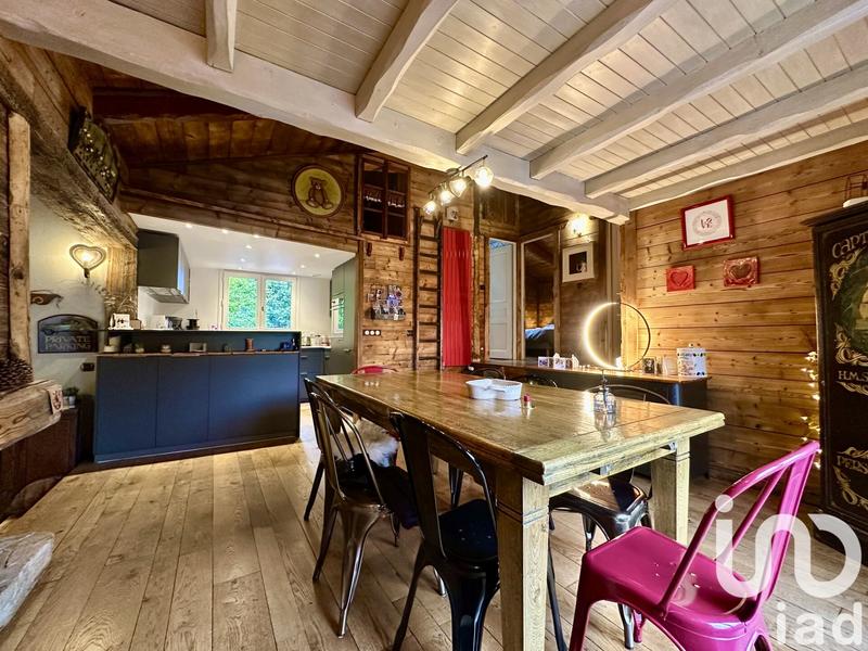 Châlet - 218 m² - 7 pièces