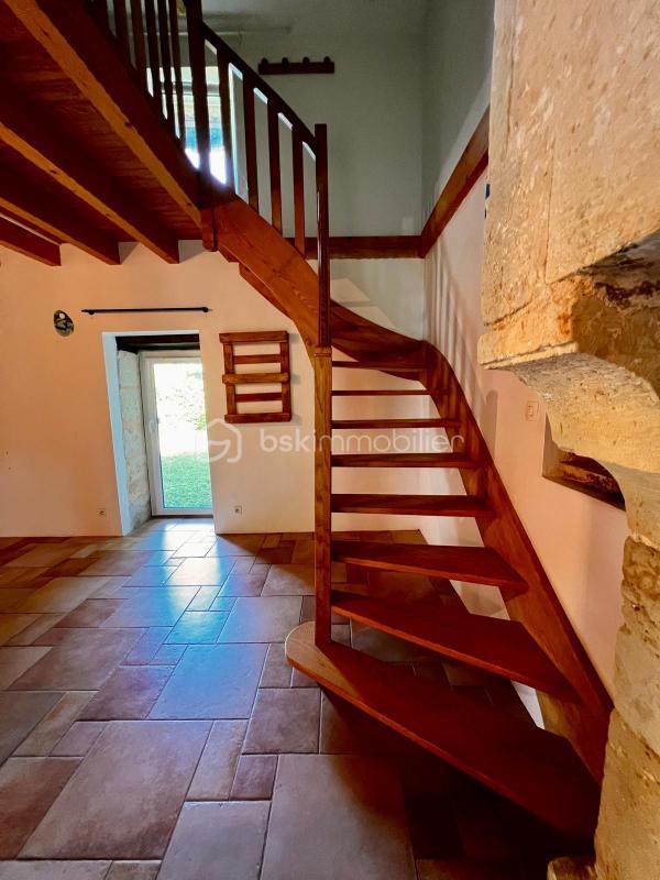 Maison en pierre - 207 m² - 6 pièces